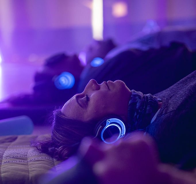 Participante durante una sesión de Breathwork